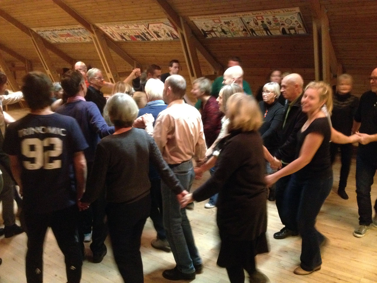 Öppet för alla: Lär dig svenska folkdanser under Planeta!