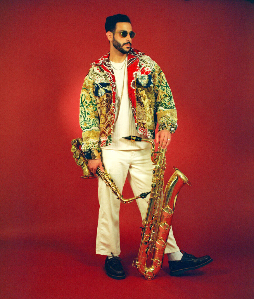 Sam Greenfield ger konsert i Göteborg under Planeta Festival. Här med sin saxofon.