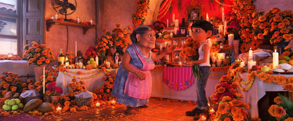 Mormor Abuelita och Miguel vid familjens ofrenda