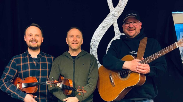 Tre musiker på rad